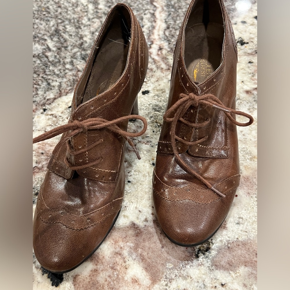 Aerosols Brown Leather Lace-Up Women's Shoes